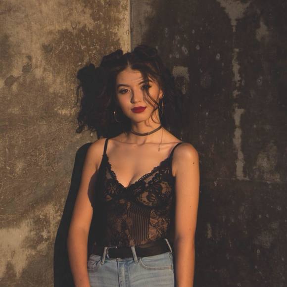 Meet your Posher, Alize - Picture 1 of 1